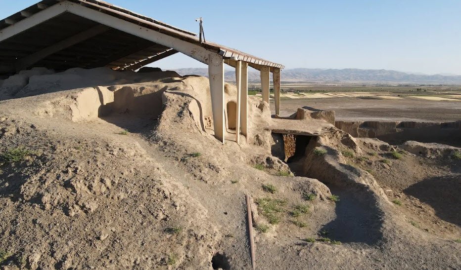 Nushijan Hill, Iran